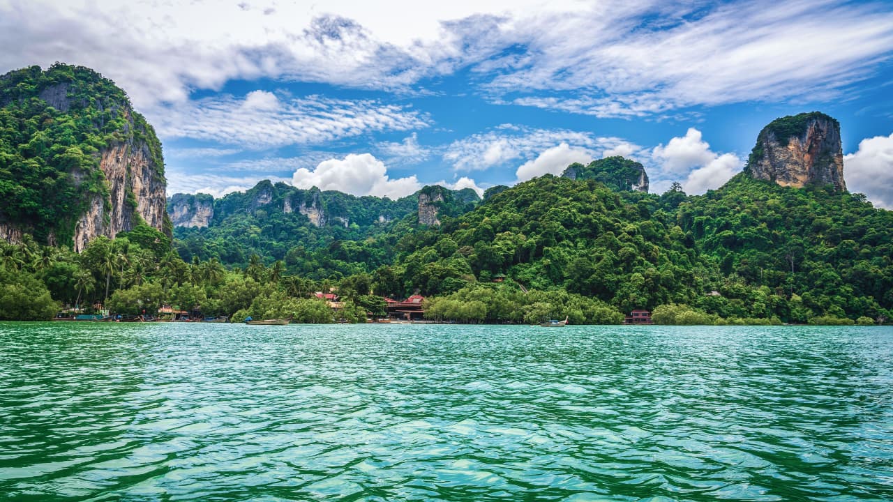 Thailand Adventure Tour: 5 Nights of Beaches & Culture