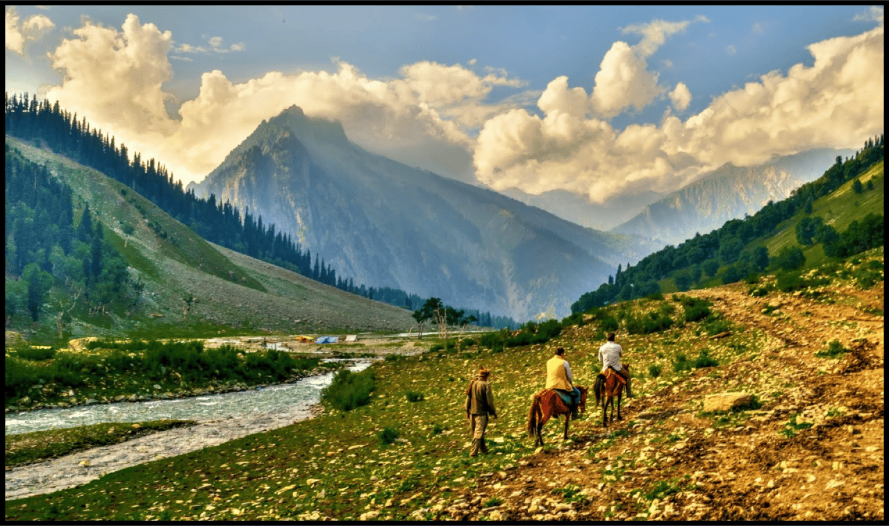 Kashmir Family Tour Package – Explore Paradise Together