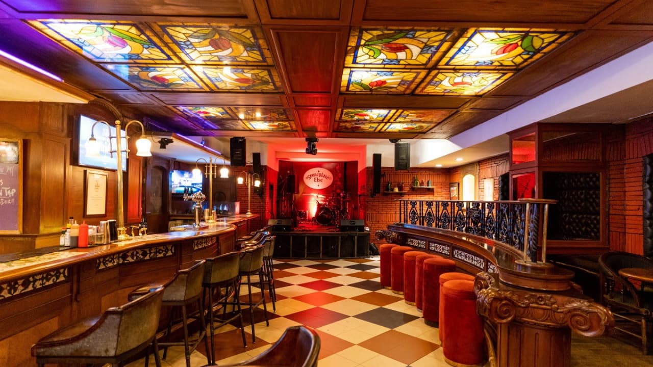 Dining in the Dark: A Blindfolded Culinary Experience You Must Try