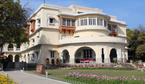 Haunted Hotels with a Great Menu: Where Fear Meets Fine Dining in India