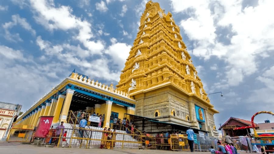 Emergency Shrines – India’s Deities for Lost Phones, Court Cases & Exam Results