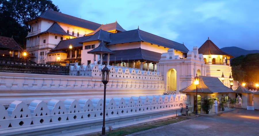 Kandy Tourist Places